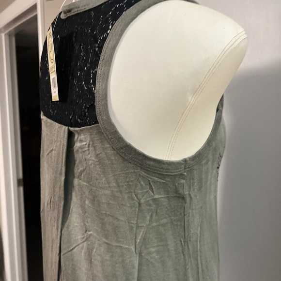 NWT  women’s Vneck Tank Open Back By Liberty Wear biker - Picture 12 of 12